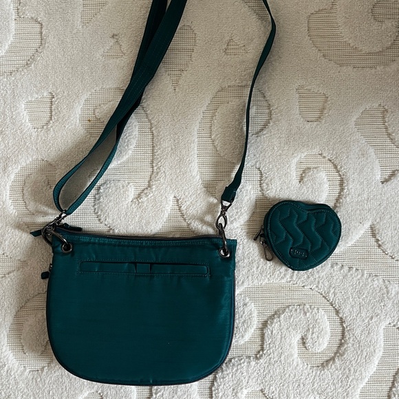 Lug Swivel Turquoise Quilted Crossbody Bag with Heart Pouch - Picture 3 of 5
